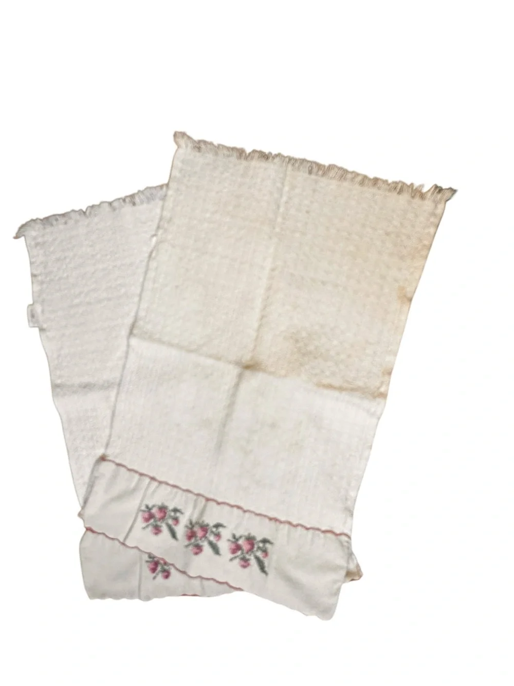 Set Of 2 Vintage Cottagecore Embroidered Scalloped Hand Towels Homespun Hearth